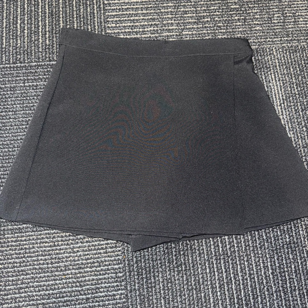 NWT H&M Business Casual Skort Size 4